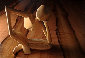 thinking_man_ape_wood_3d_sculpture_thinker_think-480x325